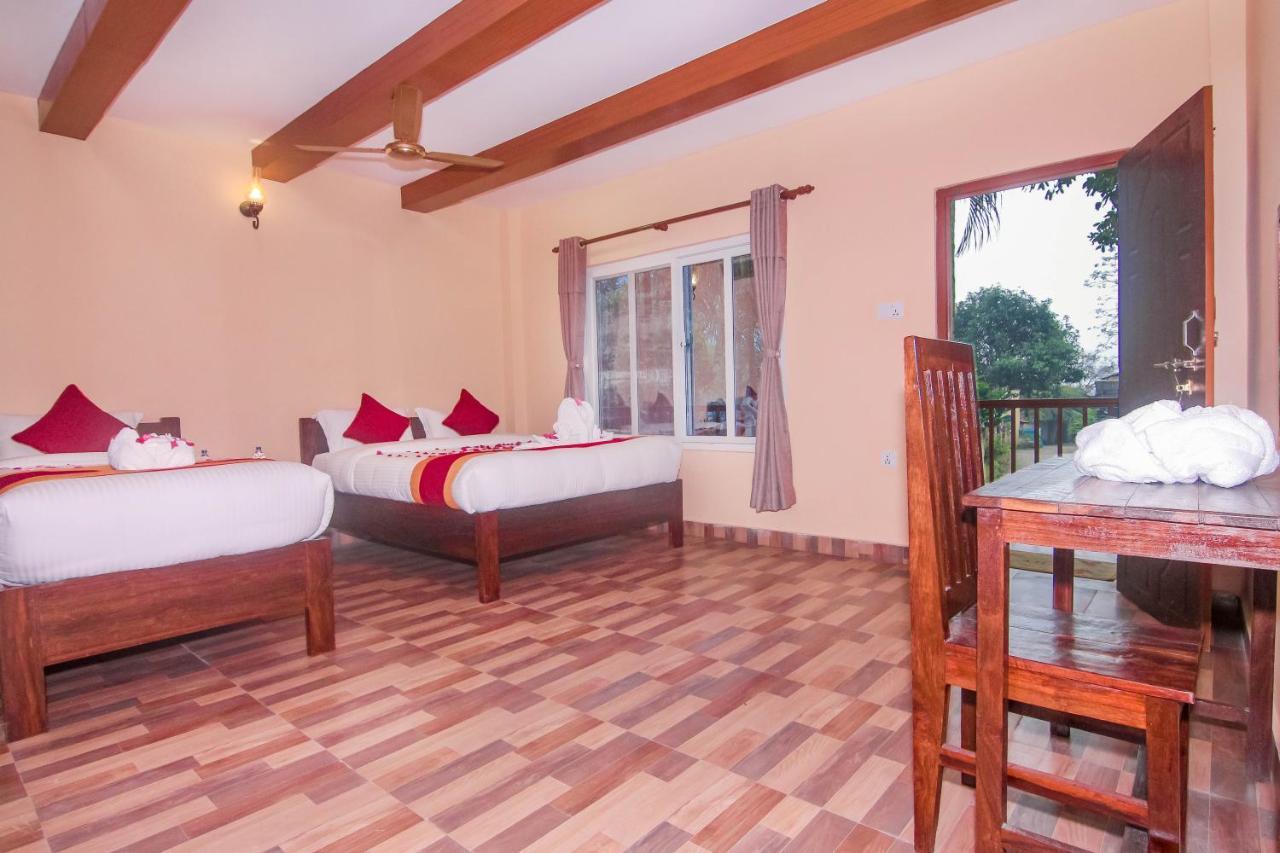 Chitwan Tiger Camp Otel Sauraha Dış mekan fotoğraf