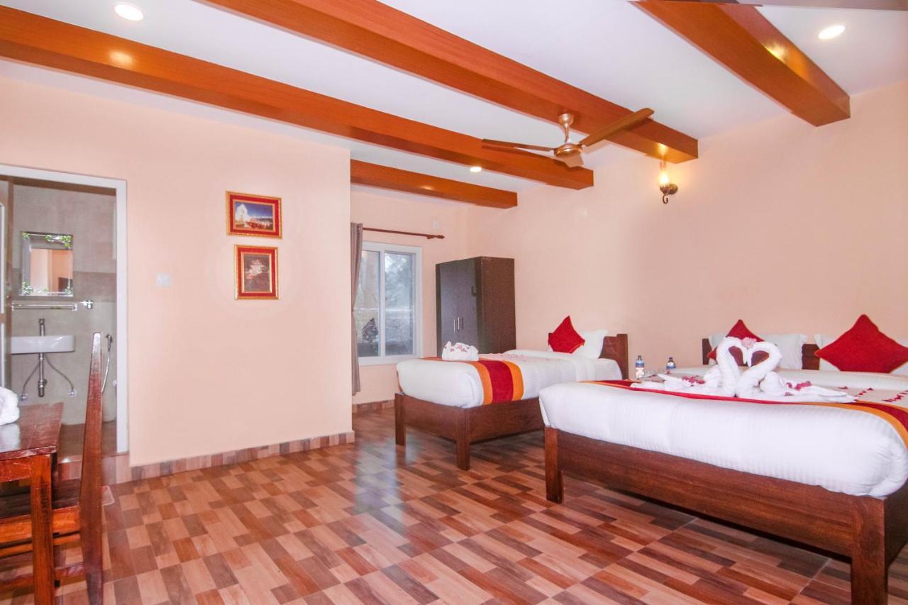 Chitwan Tiger Camp Otel Sauraha Dış mekan fotoğraf