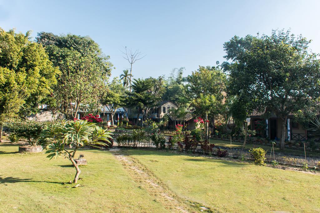 Chitwan Tiger Camp Otel Sauraha Dış mekan fotoğraf