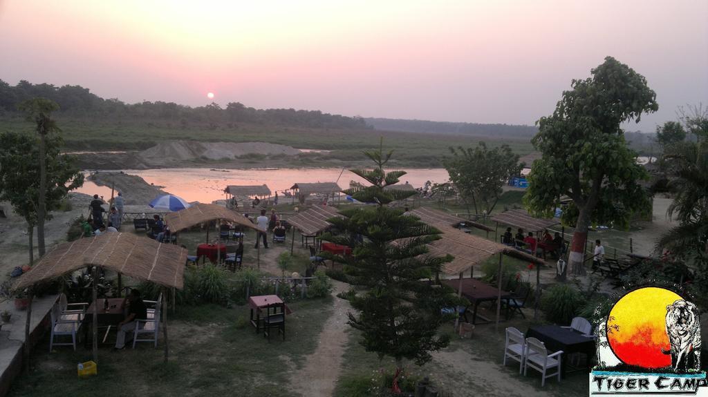 Chitwan Tiger Camp Otel Sauraha Dış mekan fotoğraf