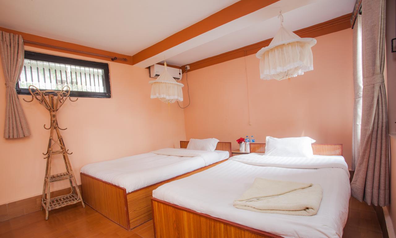 Chitwan Tiger Camp Otel Sauraha Dış mekan fotoğraf