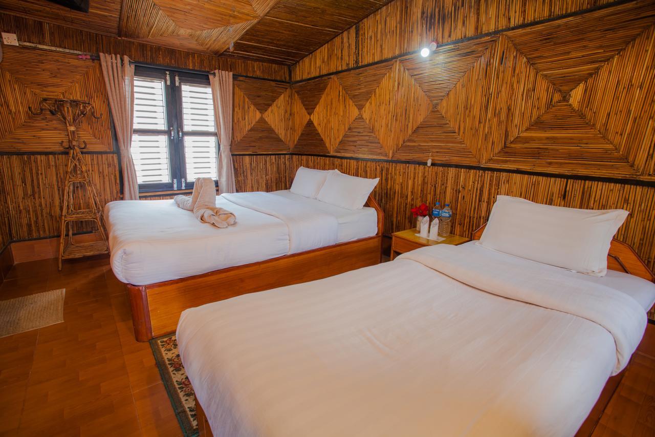 Chitwan Tiger Camp Otel Sauraha Dış mekan fotoğraf