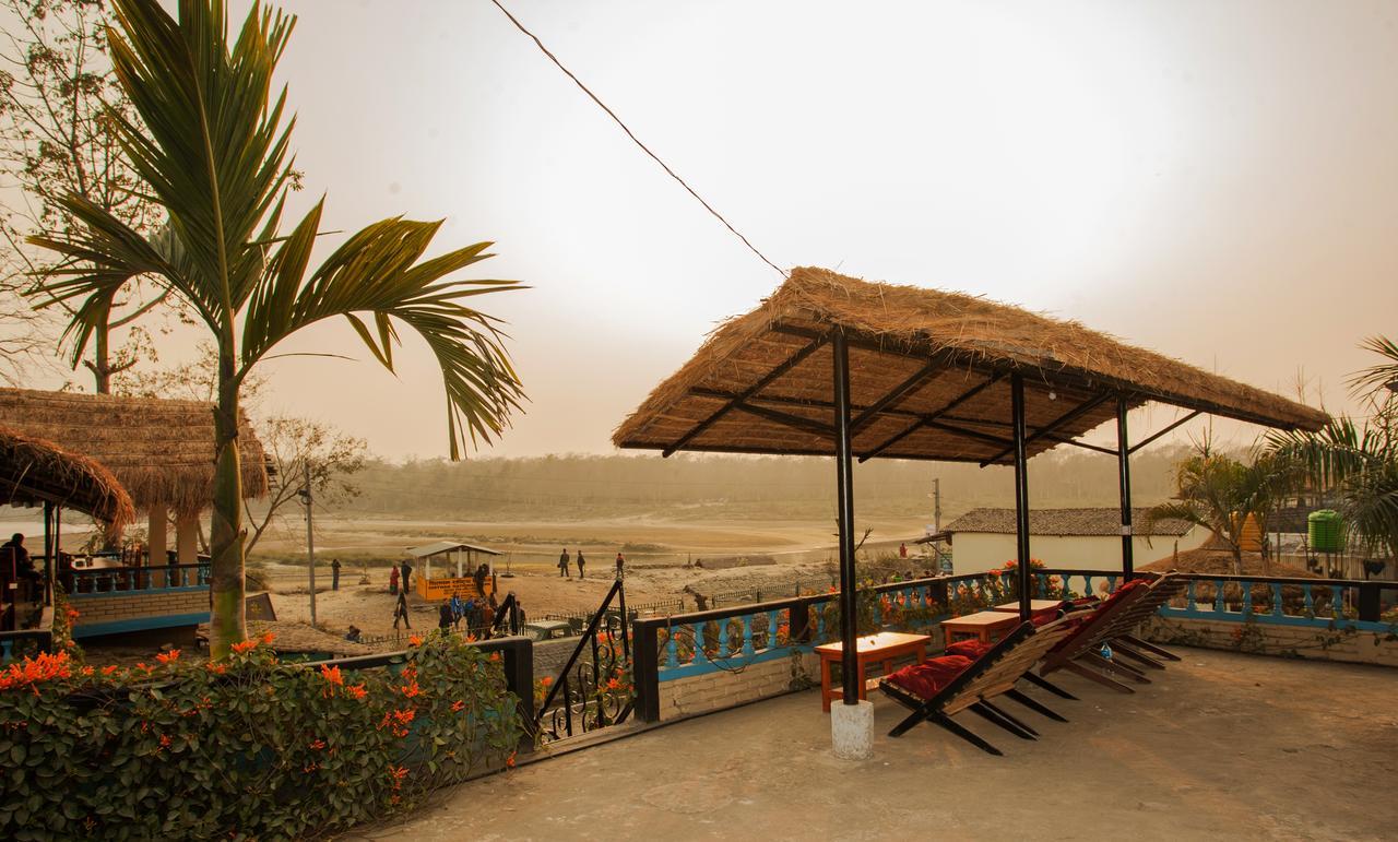 Chitwan Tiger Camp Otel Sauraha Dış mekan fotoğraf