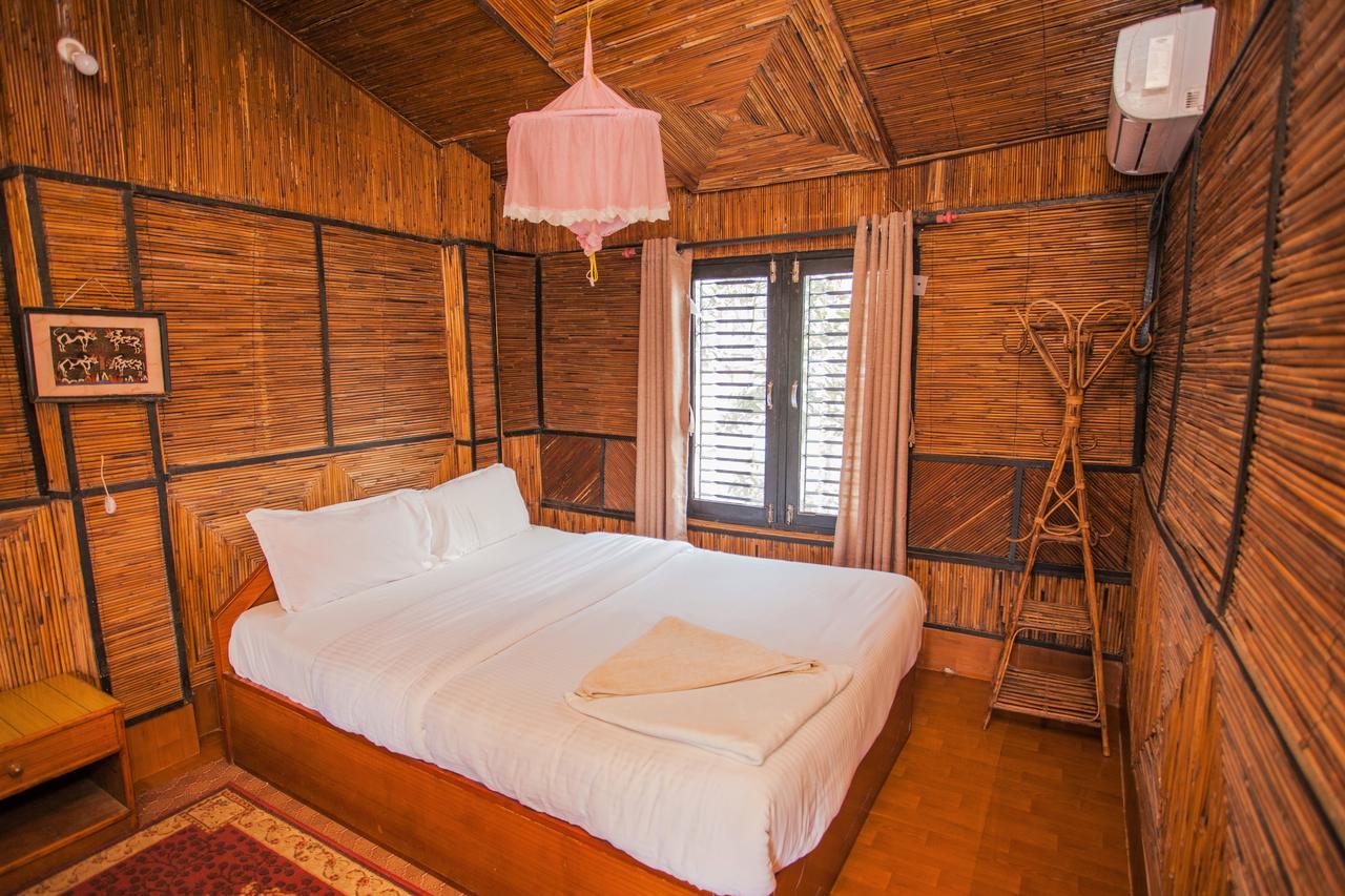 Chitwan Tiger Camp Otel Sauraha Dış mekan fotoğraf