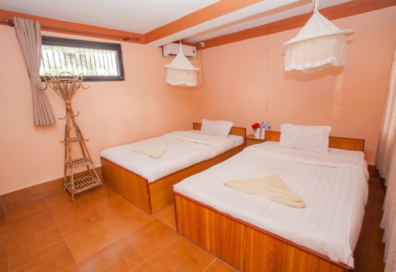 Chitwan Tiger Camp Otel Sauraha Dış mekan fotoğraf